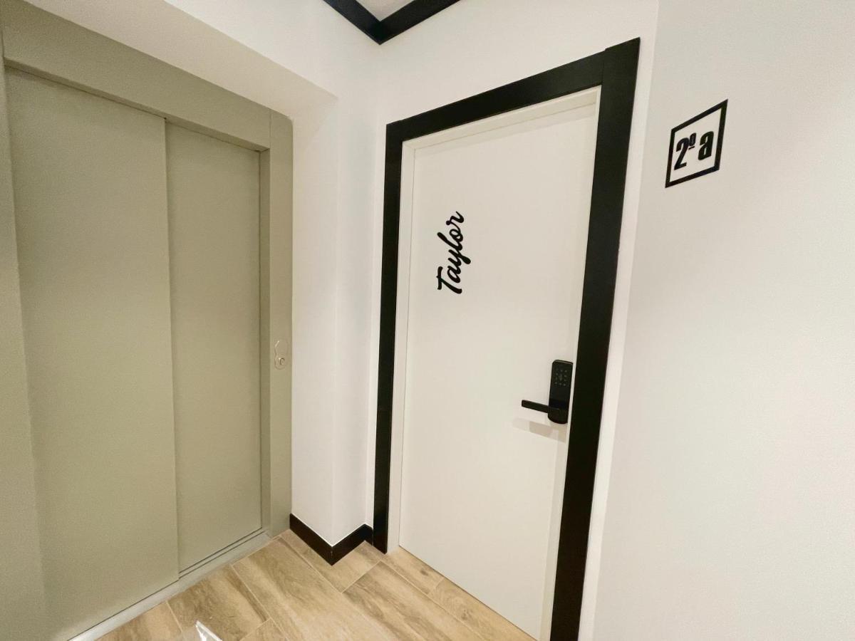 Apartamentos Mk77 Leon - Lancia Εξωτερικό φωτογραφία